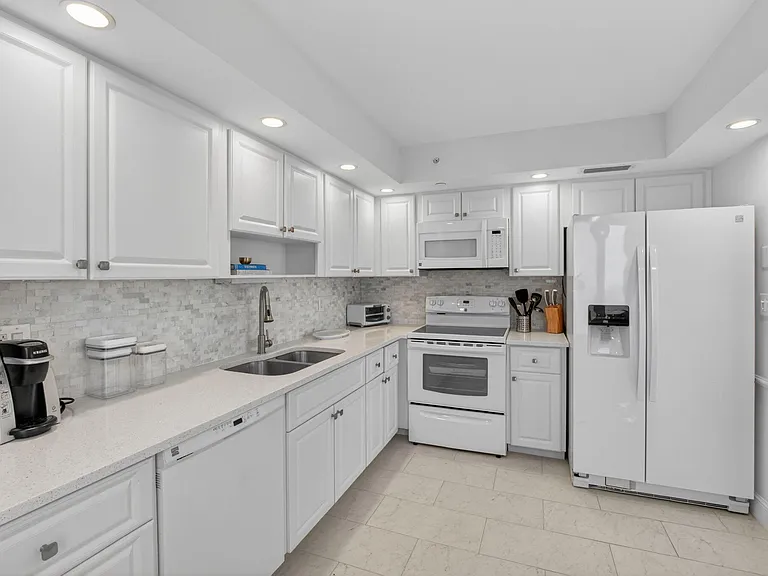 3009 S Ocean Blvd #902 — Photo 5