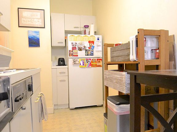 5th image of 15 Colborne Rd APT 8