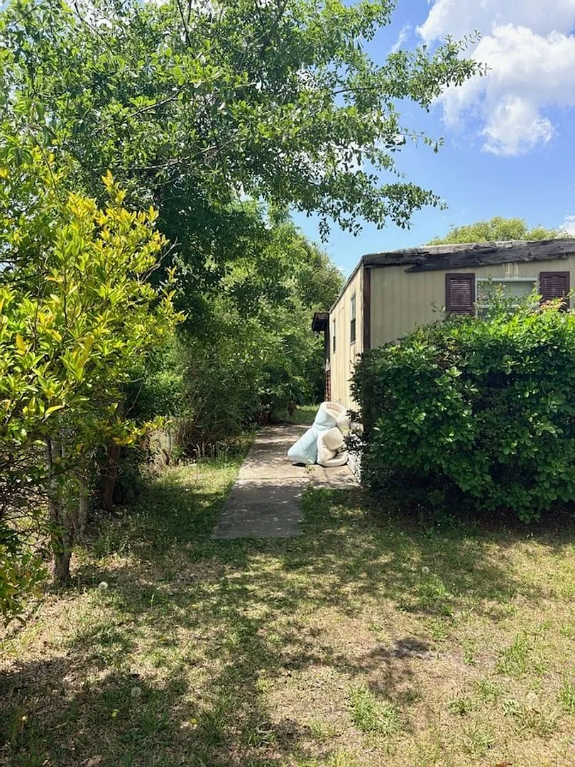 Charming 2BR in Jacksonville — Photo 4
