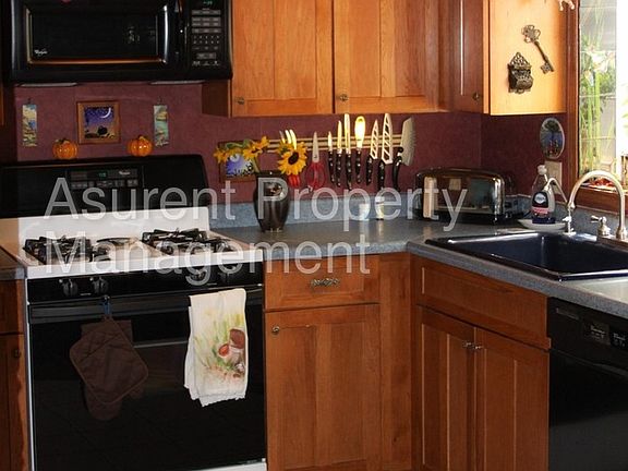 3rd image of 248 N 2nd St