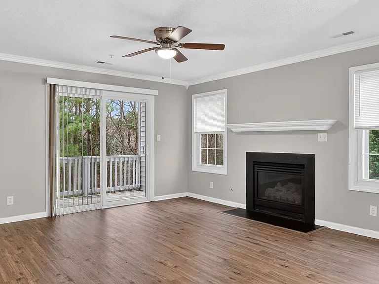 295 Warton Ln #8 — Photo 5