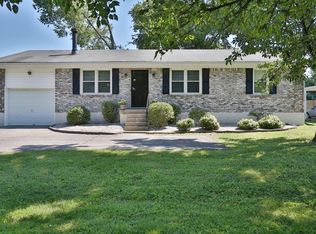 1607 Ormsby Ln, Lyndon, KY 40222