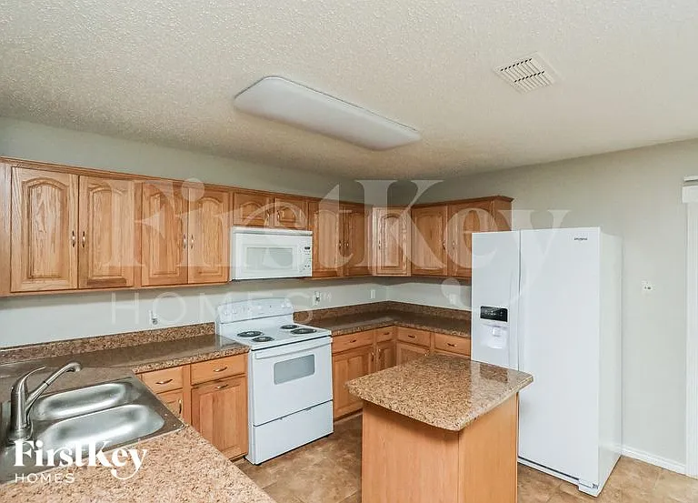 119 Amber Ridge Dr — Photo 5