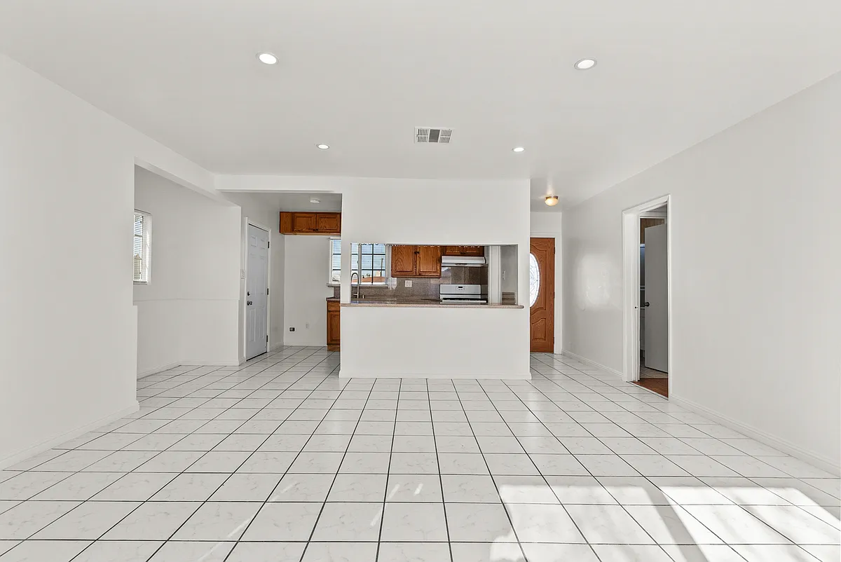 Building Photo - 38898 Ocotillo Dr