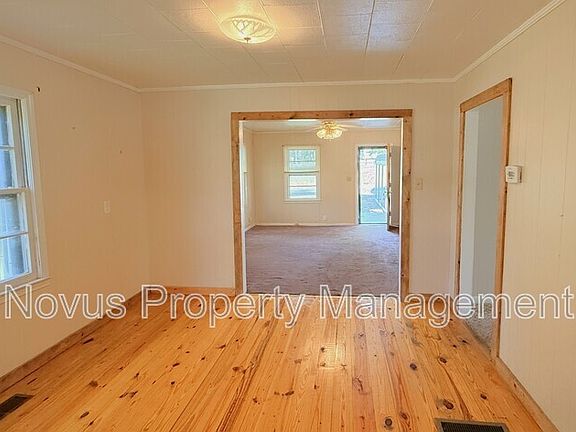 3rd image of 126 Kiker St