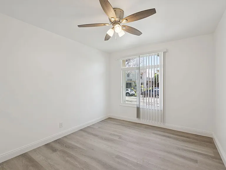 337 S Rexford Dr #1 — Photo 8