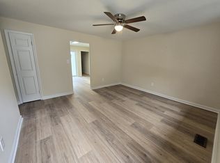 404 Powell St #B, Smithfield, NC 27577