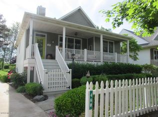 460 Summer Grove Dr, Douglas, MI 49406