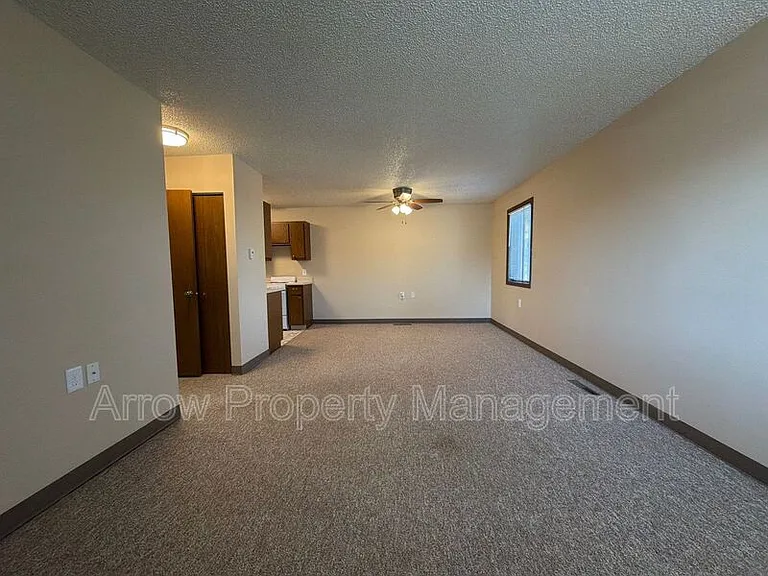 11141 N 137th St #31 — Photo 2