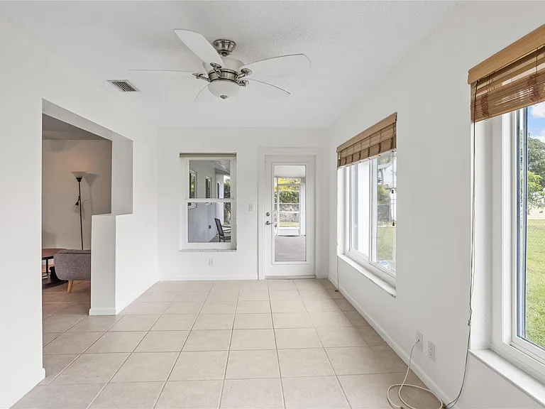 6579 Country Ln — Photo 10