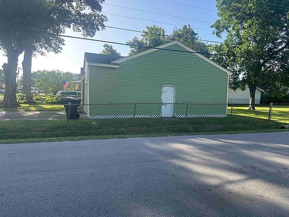 4th image of 4959 Garfield Ave
