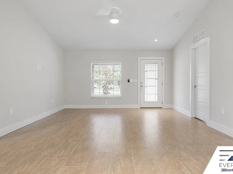 12 Walt Pl — Photo 12