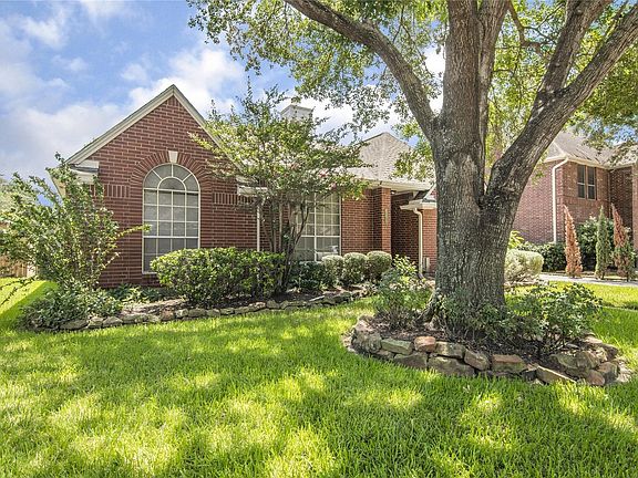 2nd image of 3305 Greenwood Pl