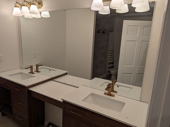 5th image of 1825 Poplar Dr