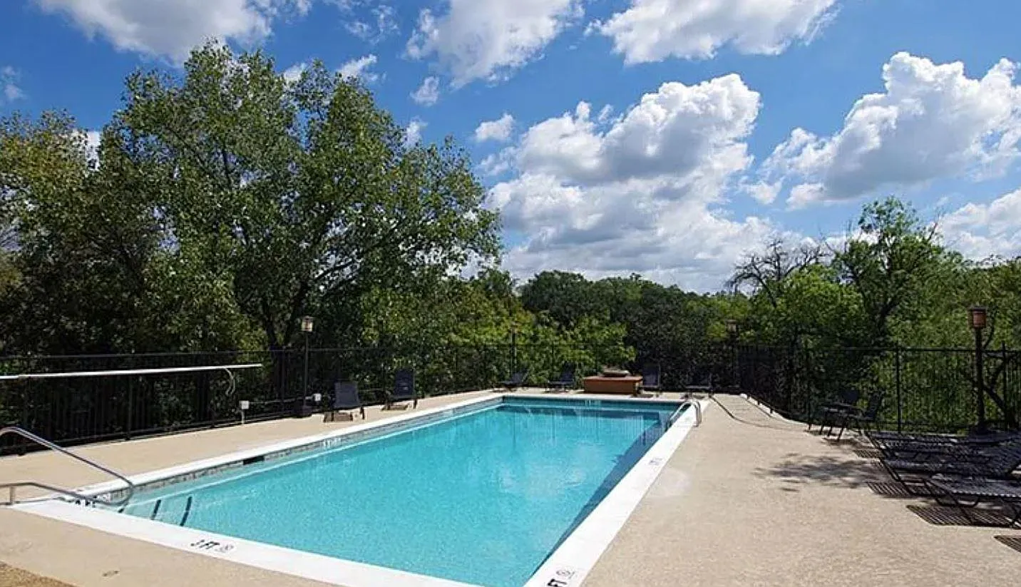 2285 Peachtree Rd NE — Photo 3