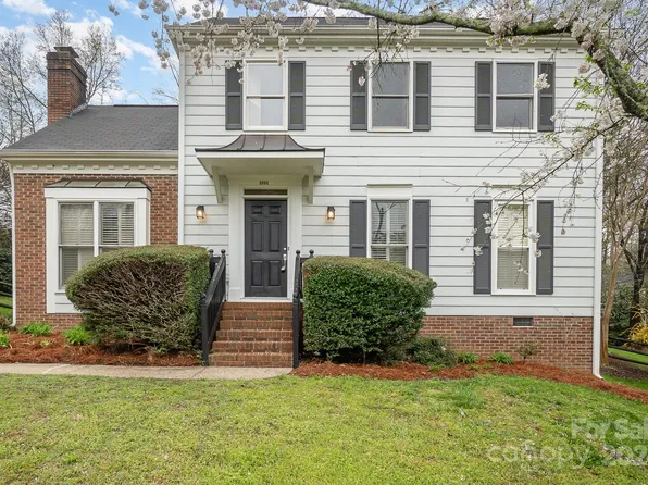 9804 Dovecote Ct, Charlotte, NC 28210