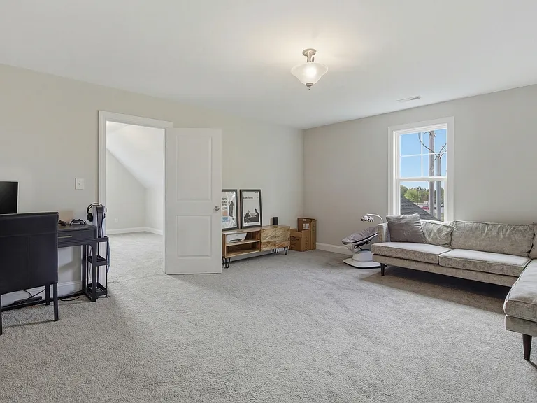 21 Vail Ct — Photo 45