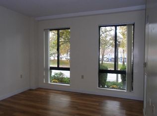 145 Commercial St APT 527, Boston, MA 02109