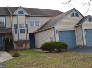 4 Regal Ct, Hamilton, NJ 08690