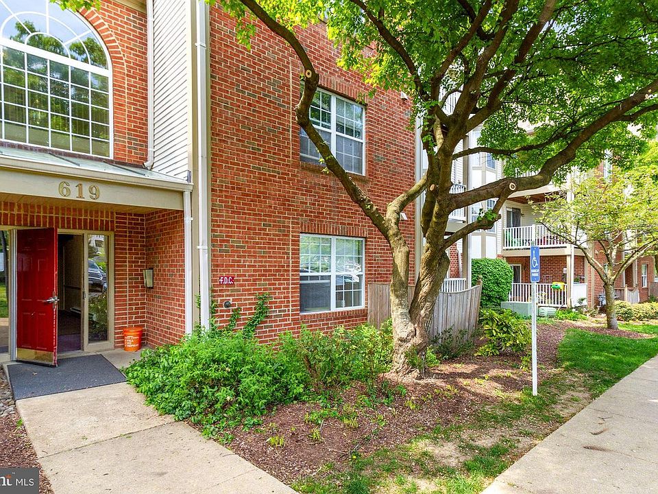 1st image of 619 Admiral Dr Unit 402