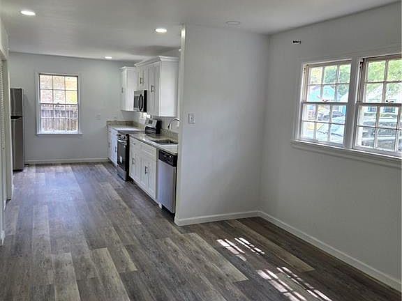 4th image of 2658 Emogene St