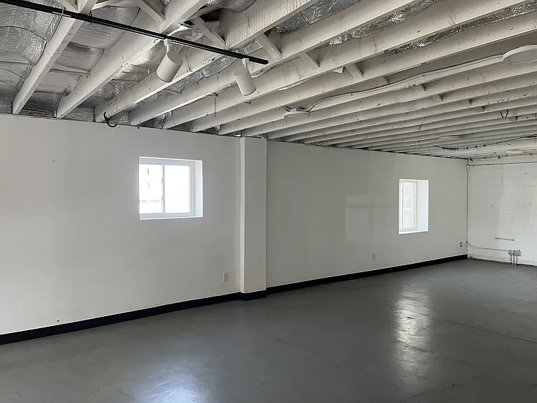 5701 NW Radial Hwy — Photo 9
