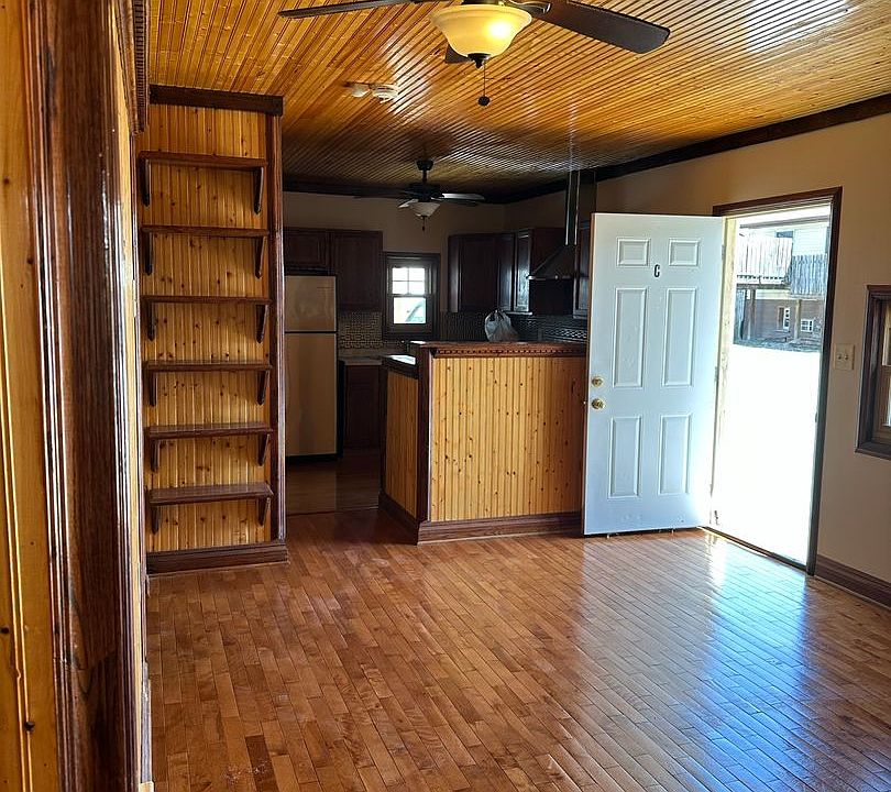 1st image of 3113 Marion St