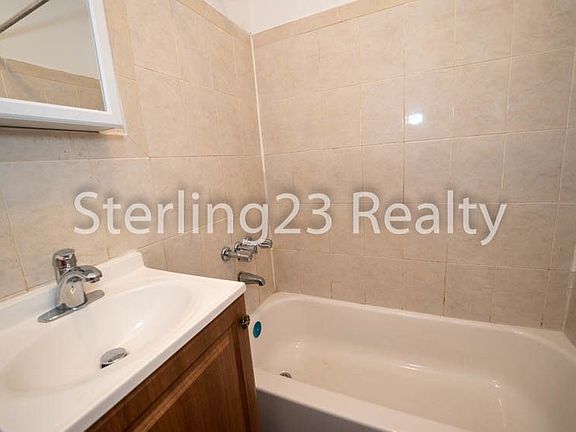 3rd image of 4318 44th St APT 3C