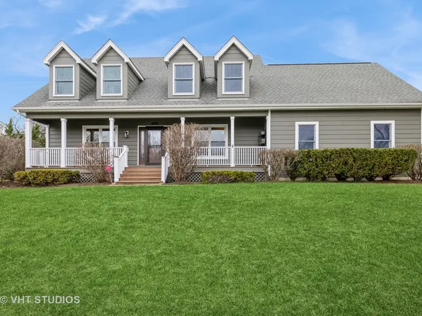 1410 Spring Hill Dr, Algonquin, IL 60102