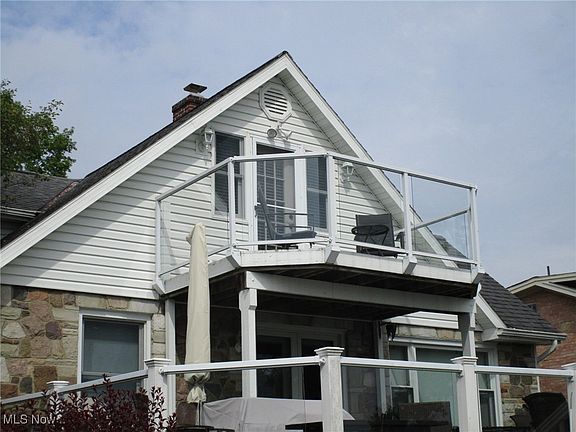 3rd image of 32600 Wooddale Dr