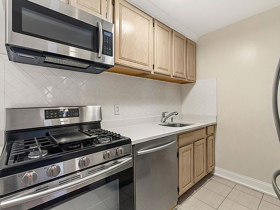 5th image of 1919 Madison Ave APT 418