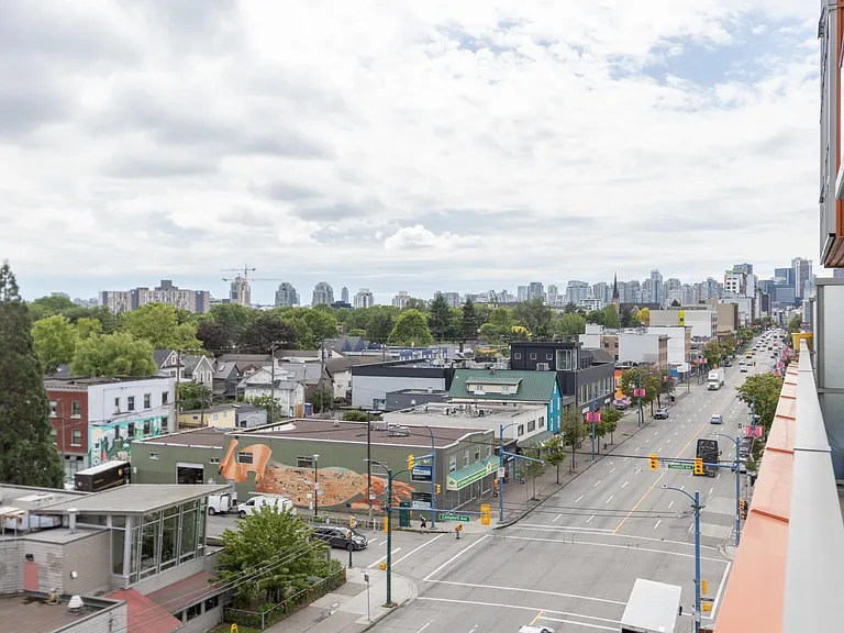 933 Hastings St E #712 — Photo 17