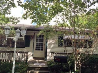 49 E Cedar St, Central Islip, NY 11722
