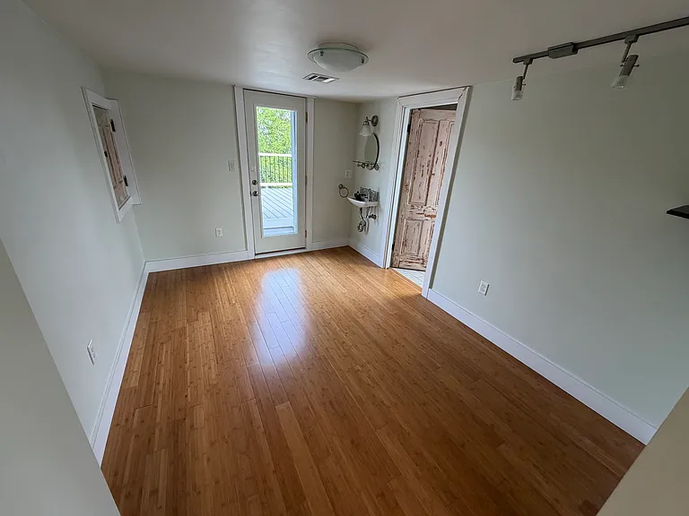 3rd floor suite