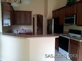 4th image of 108 Magnolia Ave E