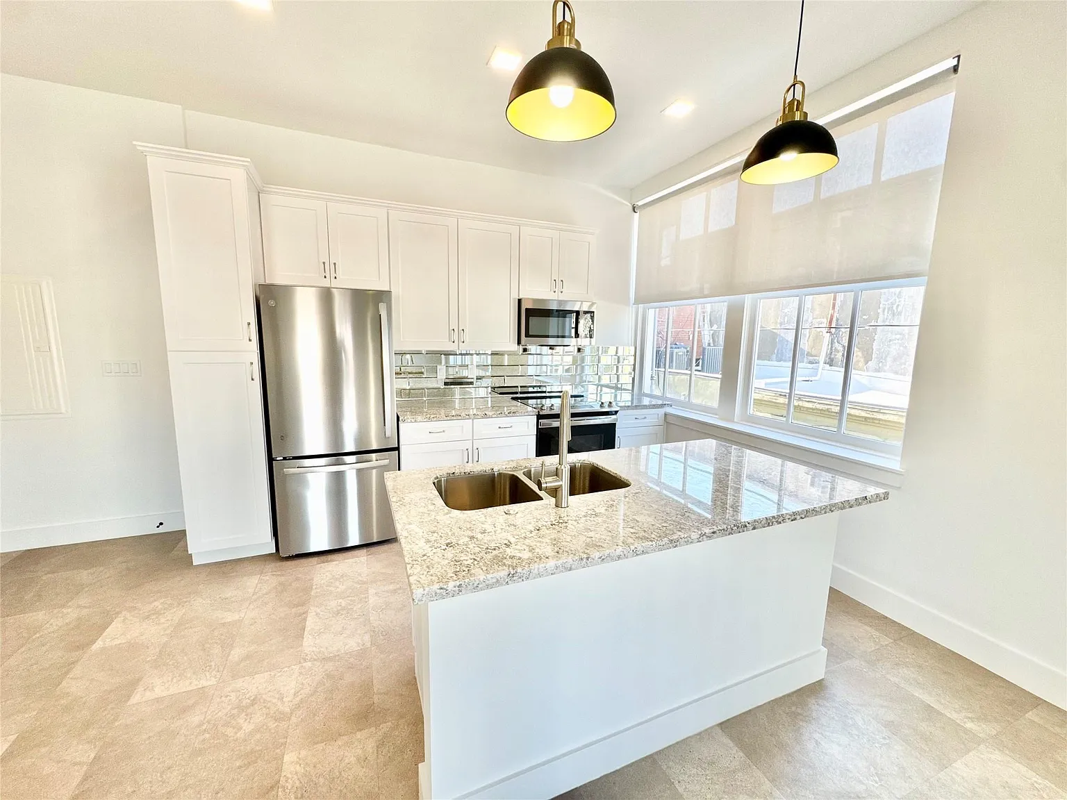 2 bed, 2.0 bath, 1166 sqft, $2,775 — Photo 3