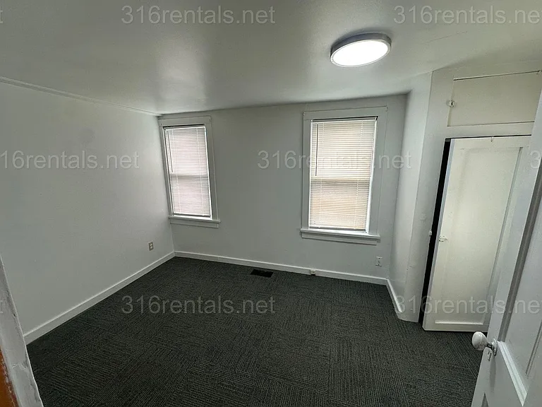 621 S Richmond Ave — Photo 4