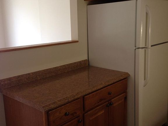 4th image of 2424 Tennis Ct #B20