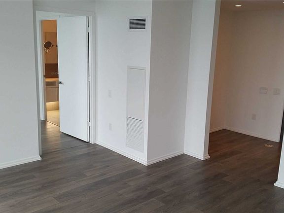 4th image of 45 Charles St E #5011