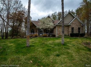 4410 Emu Dr, Pinckney, MI