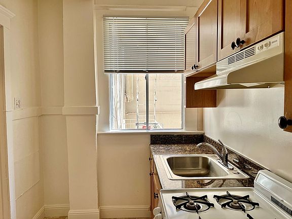 4th image of 737 Bush St Unit 103