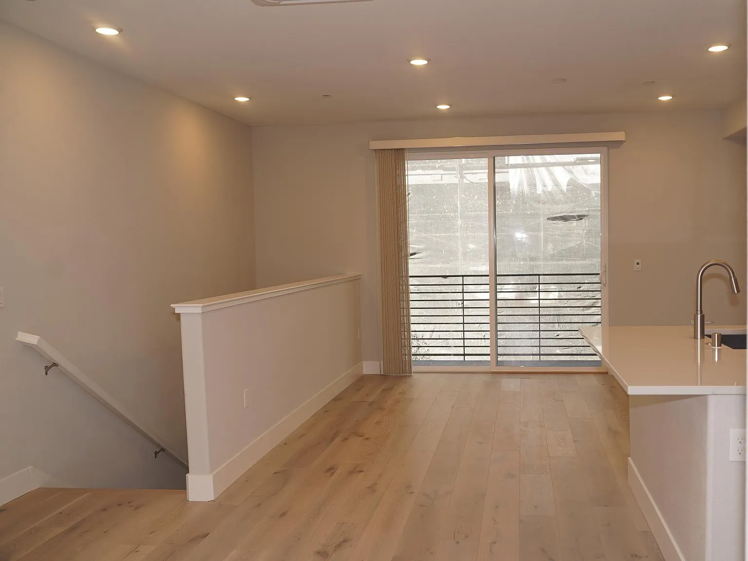 561 Oakdale Way — Photo 2