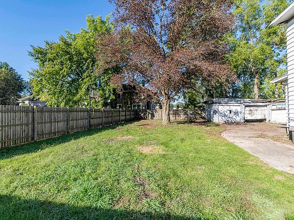 4th image of 1109 Diamond Ave