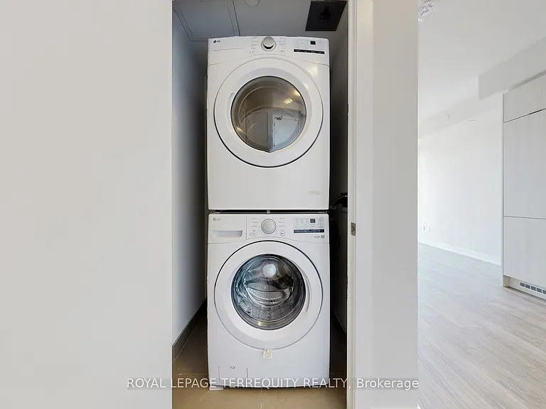 430 Square One Dr #4502 — Photo 25