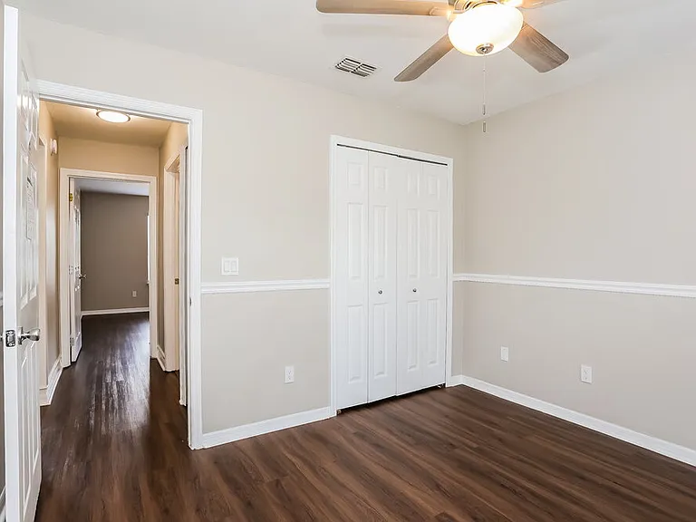 8241 Dover Cliff Ct — Photo 13