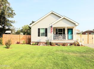 302 Fern Creek Ln, Carolina Beach, NC 28428