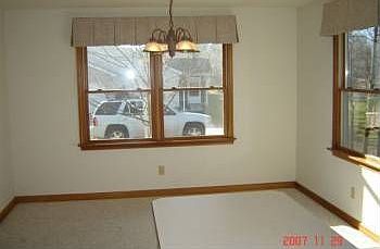 3rd image of 986 Hopewell Heights Dr