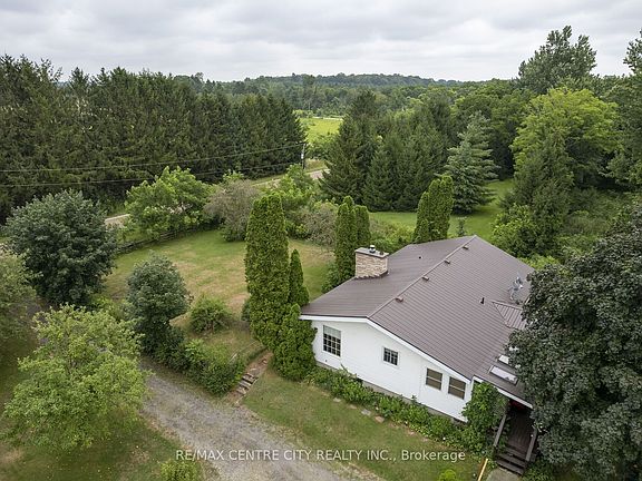 5th image of 23891 Sutherland Rd
