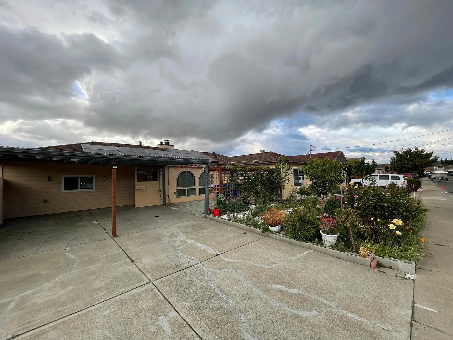 1223 Georgetown Ave photo 1