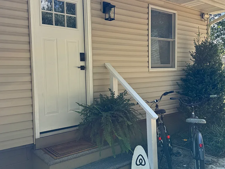 Your own Private entry with a parking spot